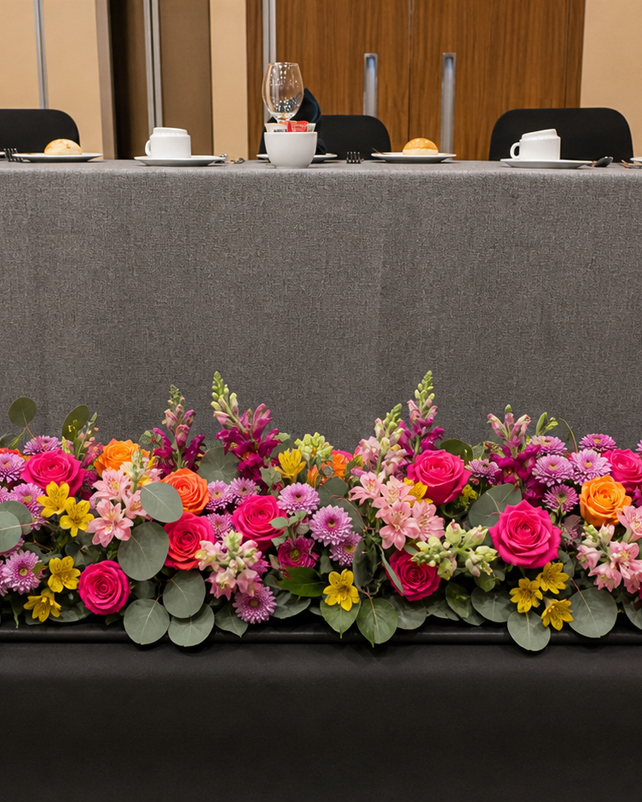 Montaje floral en salón de evento